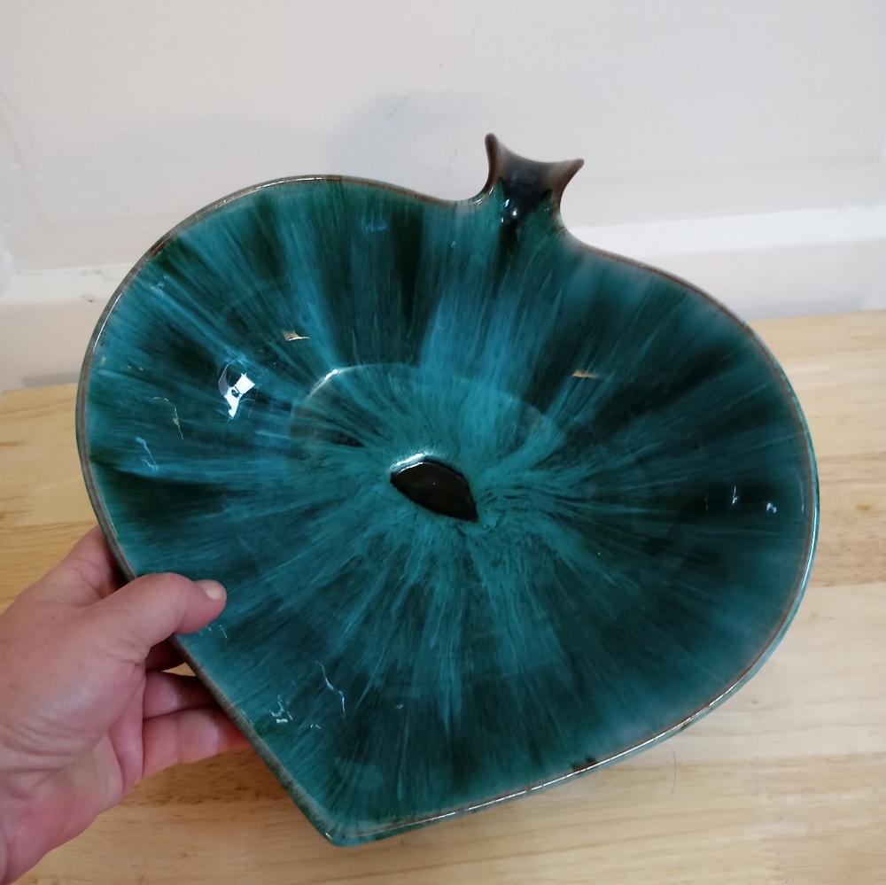 Vintage Blue Mountain Pottery Leaf Shaped Bowl